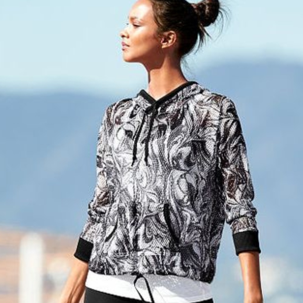 NWT Victoria's Secret Sport Pullover, XS